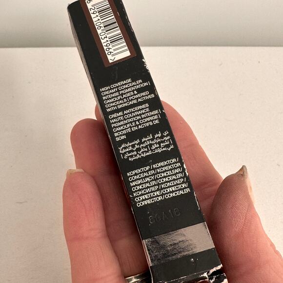 Huda Beauty The Overachiever Concealer Chocolate Chip 38R NEW in Box - Picture 5 of 9